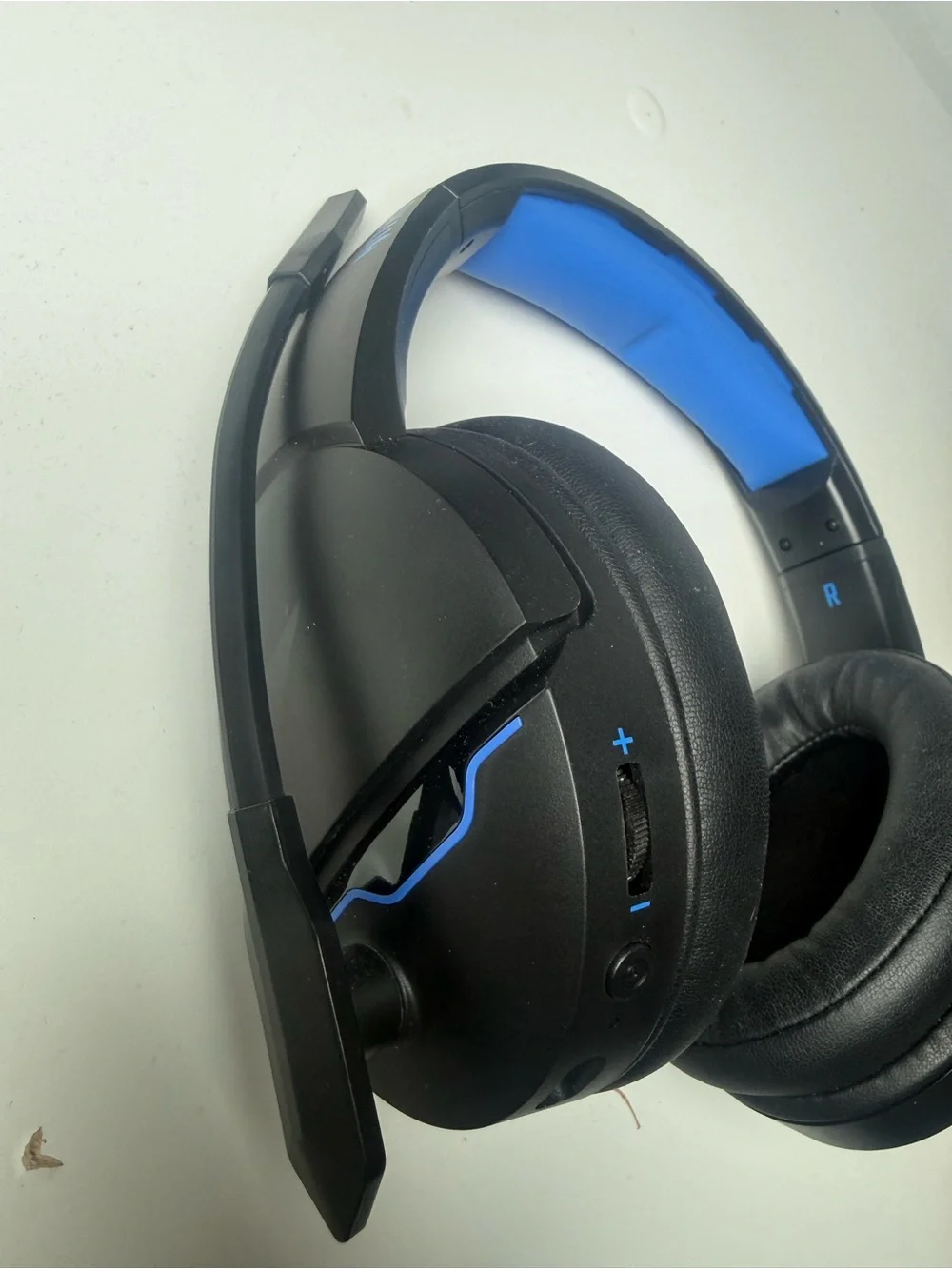 Acer Over-Ear Gaming Headset in Black and Blue